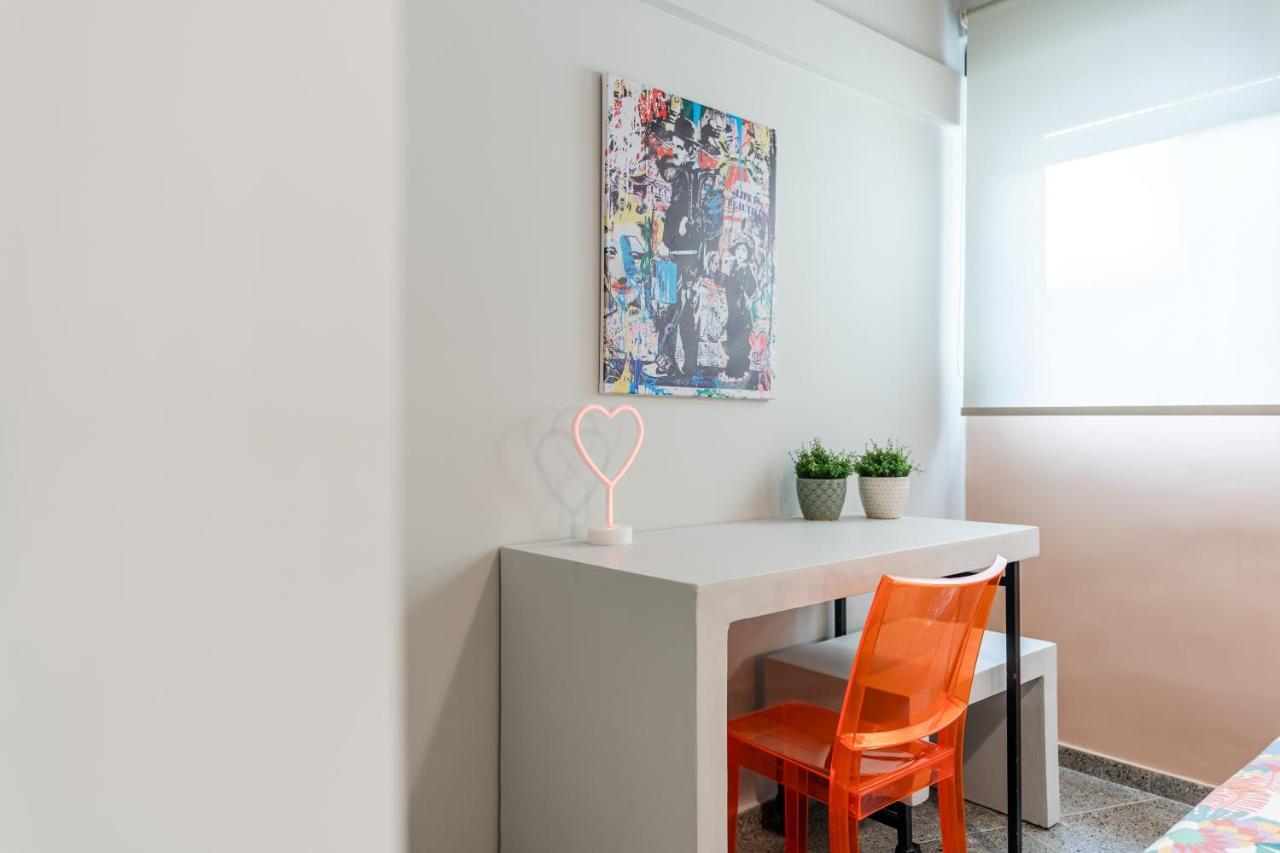 Pop Art Homm In Groovy Koukaki Apartment Athens Exterior photo